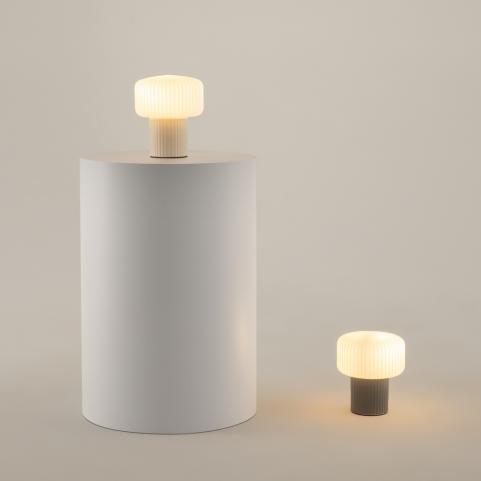 Настольный светильник Maytoni Omaggio MOD404TL-01GR